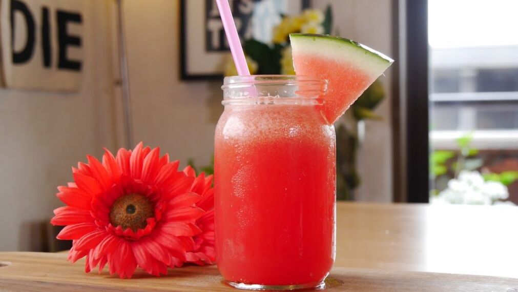 Watermelon lemonade will quench your thirst during effective weight loss on watermelon